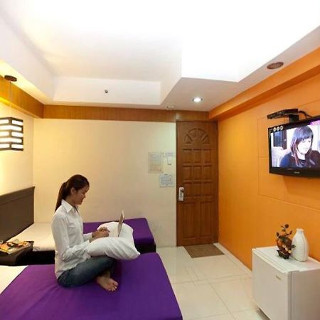 Valleyfront Hotel Cebu Extérieur photo