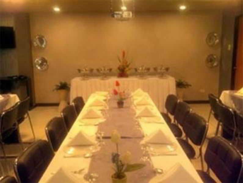 Valleyfront Hotel Cebu Extérieur photo