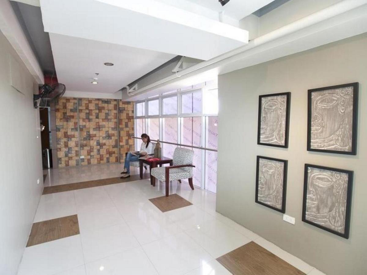 Valleyfront Hotel Cebu Extérieur photo